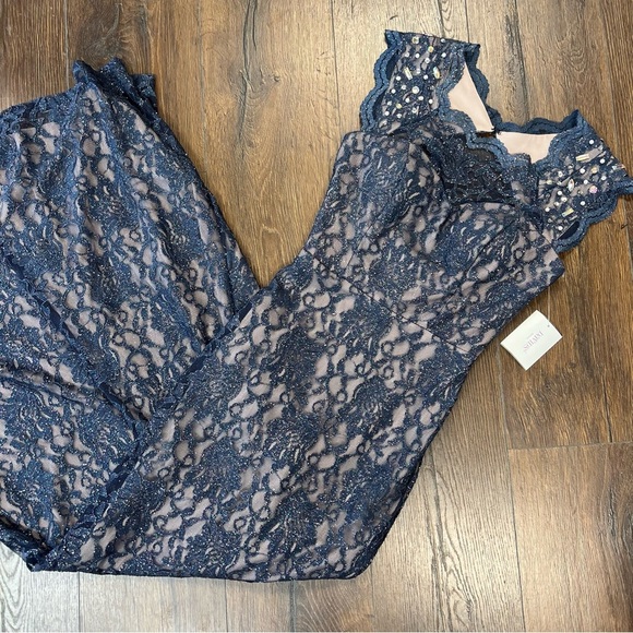 🆕 DAVID'S BRIDAL long lace cap sleeve dress with keyhole back SZ 3 - Picture 3 of 10